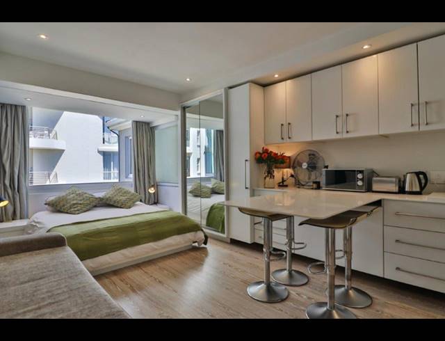 0.5 BEDROOM APARTMENT TO LET IN MOUILLE POINT